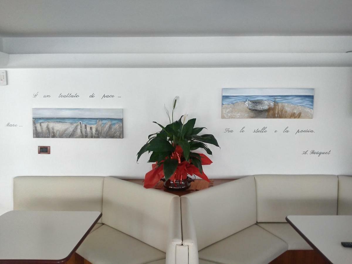 Hotel Seven 里米尼 外观 照片